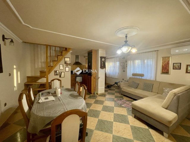 Eladó családi ház, Áporkán 114.9 M Ft, 3 szobás