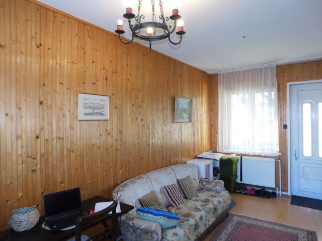 Eladó családi ház, Hévízen 96.426 M Ft, 4+2 szobás