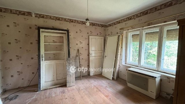 Eladó családi ház, Szirákon 13.5 M Ft, 4 szobás