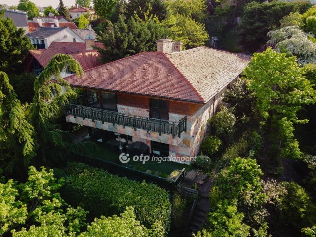 Eladó családi ház, Budapesten, II. kerületben 880 M Ft, 8 szobás