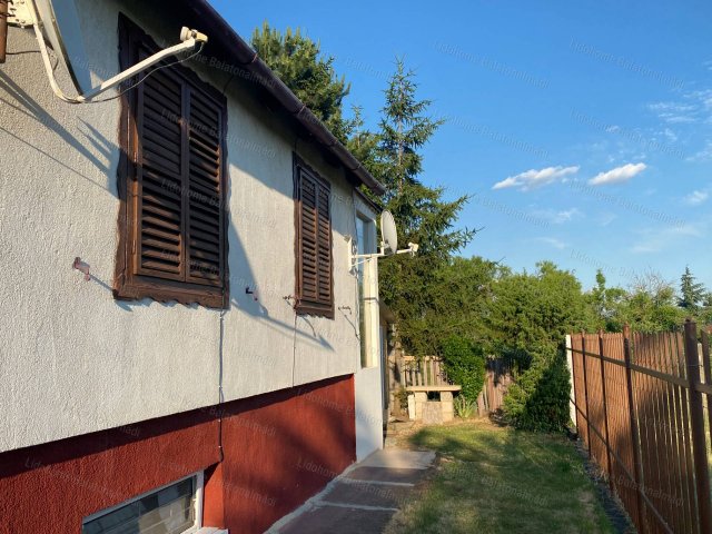 Eladó ikerház, Révfülöpön 59.9 M Ft, 3 szobás