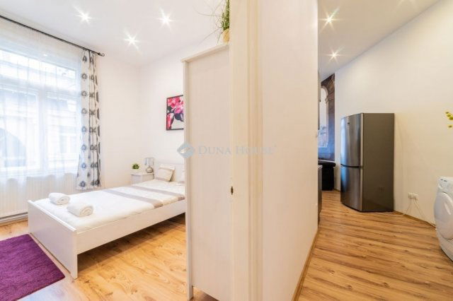 Eladó téglalakás, Budapesten, VI. kerületben 189.9 M Ft