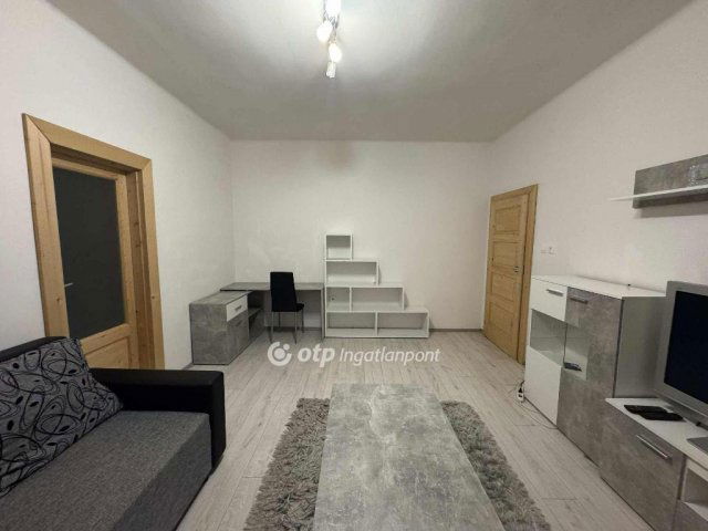 Eladó téglalakás, Debrecenben 69.999 M Ft, 2 szobás