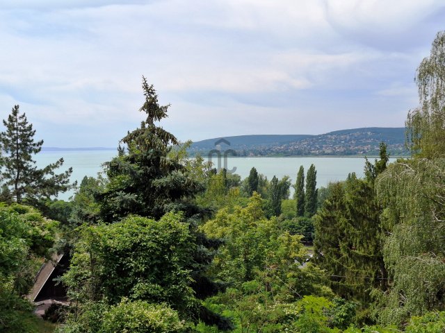 Eladó családi ház, Balatonfűzfőn 80 M Ft, 3 szobás