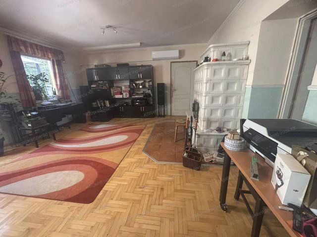 Eladó családi ház, Tatabányán 49.9 M Ft, 5 szobás