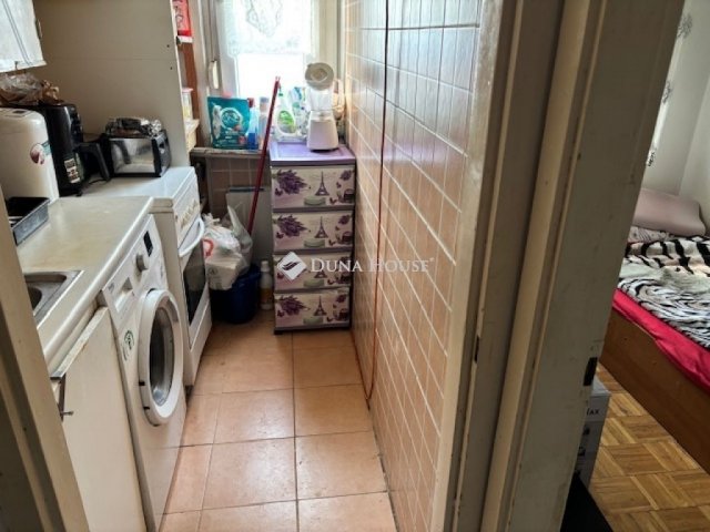 Eladó panellakás, Budapesten, XV. kerületben 49.99 M Ft