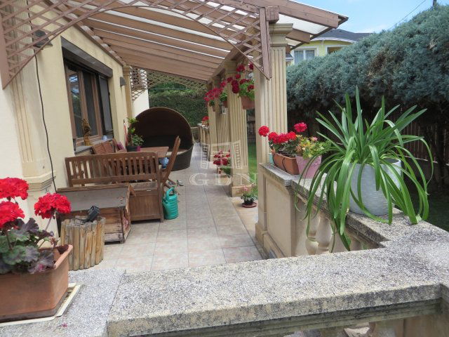 Eladó családi ház, Dunakeszin 239 M Ft, 3+2 szobás