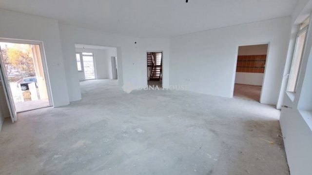 Eladó családi ház, Turán 89 M Ft, 7 szobás