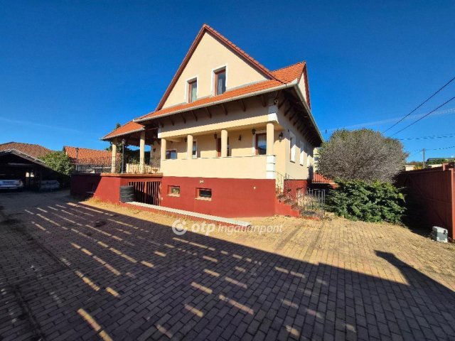 Eladó családi ház, Érden 229 M Ft, 5 szobás