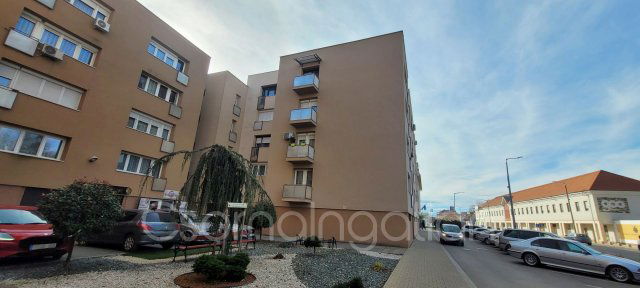 Eladó téglalakás, Csornán 37.8 M Ft, 2 szobás