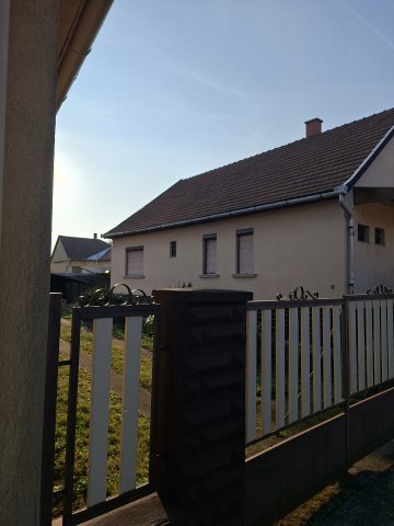 Eladó családi ház, Jászberényben 54.9 M Ft, 3 szobás