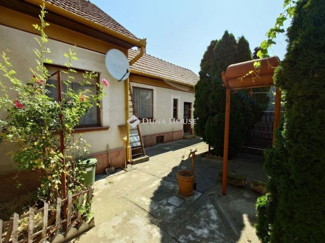 Eladó családi ház, Nagykőrösön 39.9 M Ft, 4 szobás