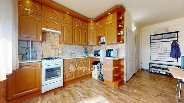 Eladó panellakás, Miskolcon 35 M Ft, 1+2 szobás