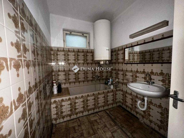 Eladó családi ház, Iregszemcsén 37 M Ft, 6 szobás