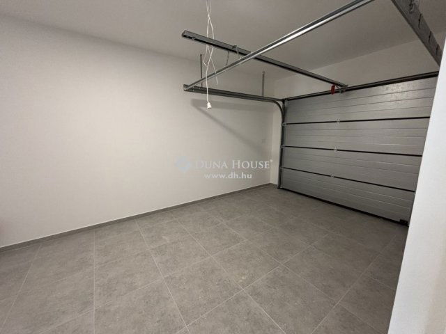 Eladó családi ház, Kecskeméten 94.99 M Ft, 5 szobás