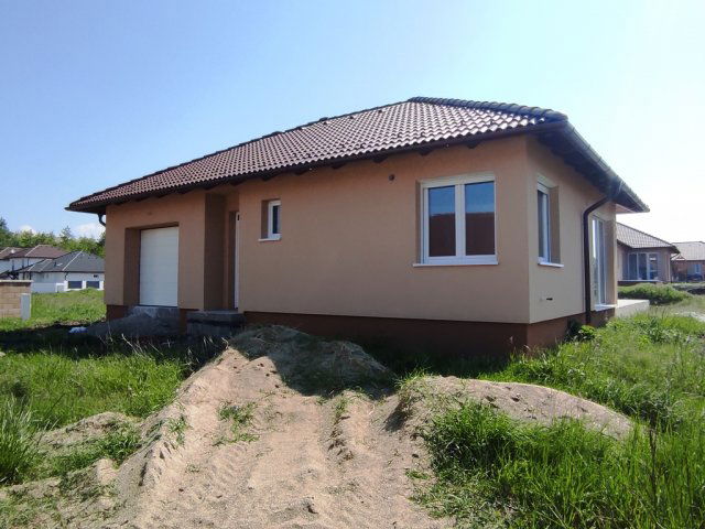Eladó családi ház, Vácrátóton 154 M Ft, 5 szobás
