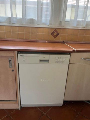 Kiadó téglalakás, albérlet, Pécsett 180 E Ft / hó, 3 szobás