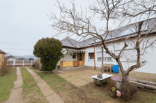 Eladó családi ház, Dányon 44.4 M Ft, 3 szobás