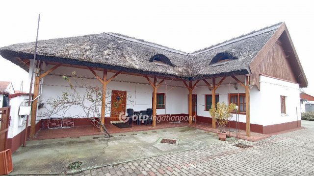 Eladó családi ház, Jászfényszarun 59.9 M Ft, 3 szobás