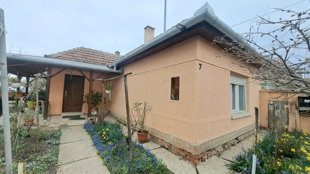 Eladó családi ház, Gyulán 19.9 M Ft, 3 szobás
