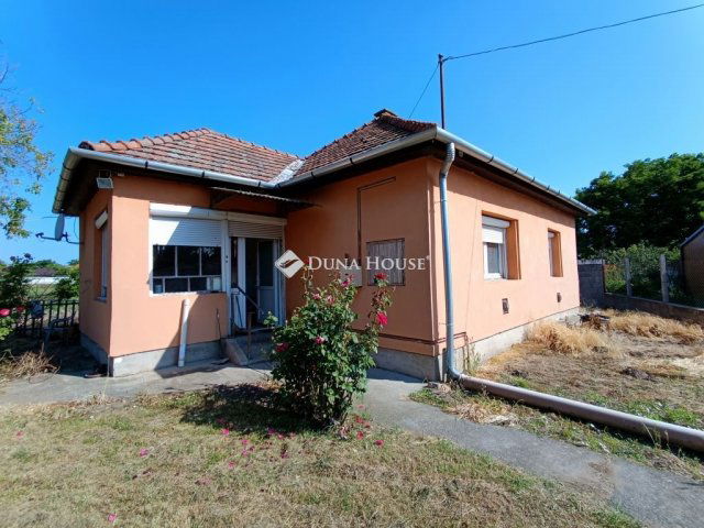 Eladó családi ház, Tápiószentmártonon 26.9 M Ft, 3 szobás
