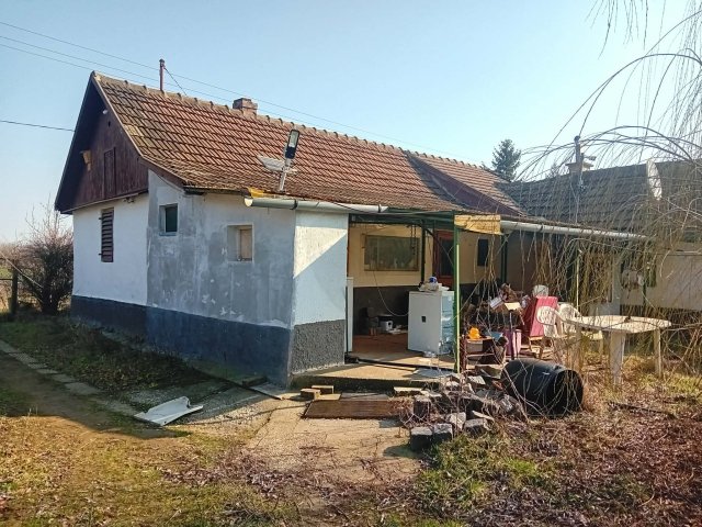 Eladó családi ház, Jászfényszarun 7.9 M Ft, 2 szobás