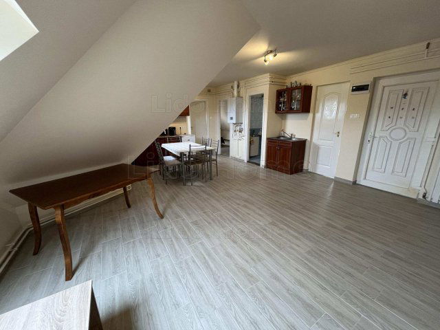 Eladó téglalakás, Balatonlelleén 49.9 M Ft, 6 szobás