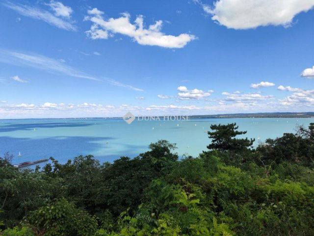 Eladó családi ház, Tihanyban, Völgy utcában 199 M Ft, 1 szobás