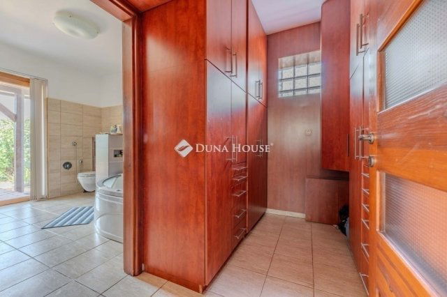 Eladó családi ház, Szegeden 199 M Ft, 7 szobás