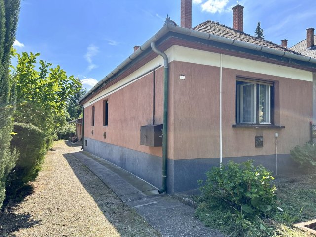 Eladó ikerház, Hévízen 48 M Ft, 5 szobás / költözzbe.hu