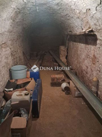 Eladó családi ház, Szászváron 3.4 M Ft, 1 szobás