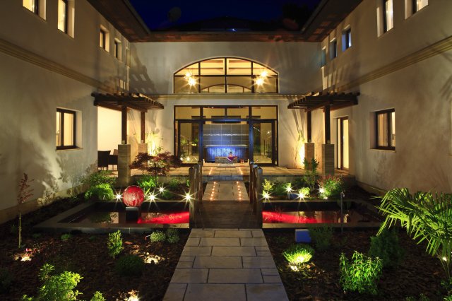 Eladó családi ház, Gyenesdiáson 499.99 M Ft, 20 szobás