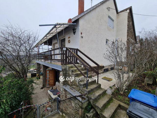Eladó családi ház, Tihanyban 229 M Ft, 8 szobás