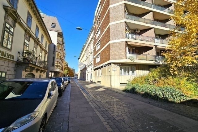 Eladó téglalakás, Budapesten, I. kerületben 119.9 M Ft, 1 szobás