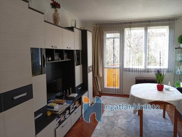 Eladó téglalakás, Jászberényben 31.5 M Ft, 1+1 szobás