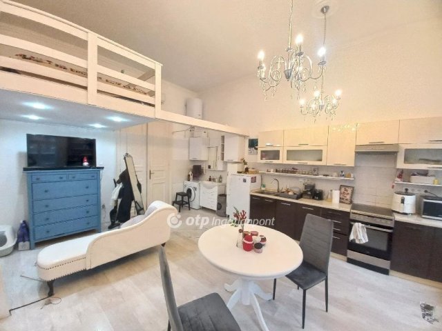 Eladó téglalakás, Budapesten, VIII. kerületben 108.5 M Ft