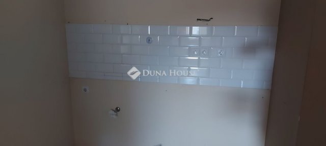 Kiadó iroda, Budapesten, X. kerületben 658 E Ft / hó, 4 szobás