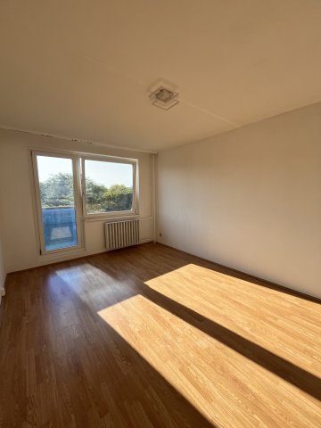 Kiadó panellakás, albérlet, Győrött 190 E Ft / hó, 2 szobás