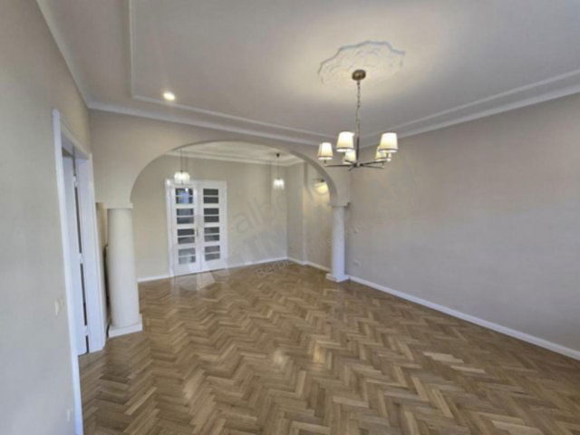 Kiadó téglalakás, albérlet, I. kerületben, Hunyadi János úton