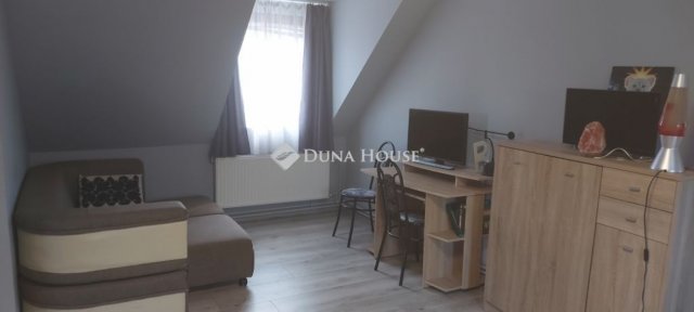 Eladó családi ház, Budapesten, III. kerületben 210 M Ft