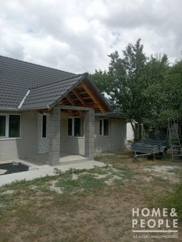 Eladó családi ház, Kübekházán 45 M Ft, 2 szobás