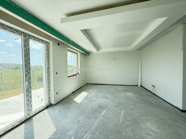 Eladó ikerház, Szigetszentmártonban 88.9 M Ft, 5 szobás