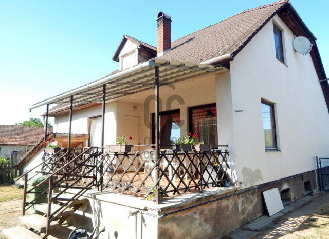 Eladó családi ház, Alsónemesapátiban 56.99 M Ft, 5 szobás