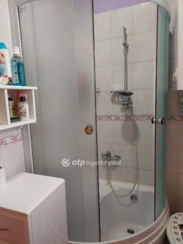 Eladó családi ház, Budapesten, III. kerületben 220 M Ft