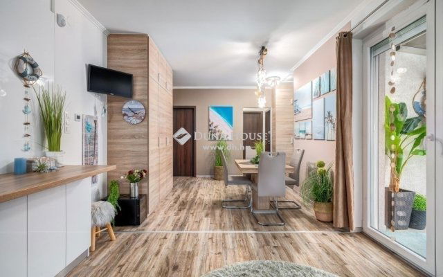 Eladó családi ház, Szigetszentmiklóson 119.9 M Ft, 4 szobás