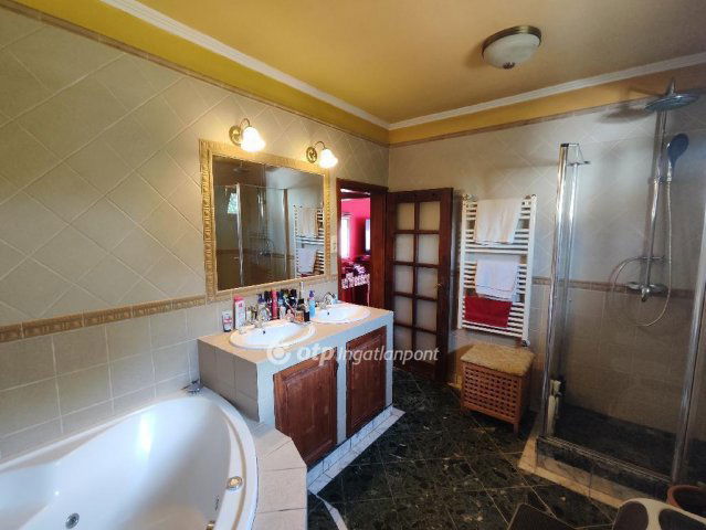 Eladó családi ház, Érden 149 M Ft, 3+3 szobás