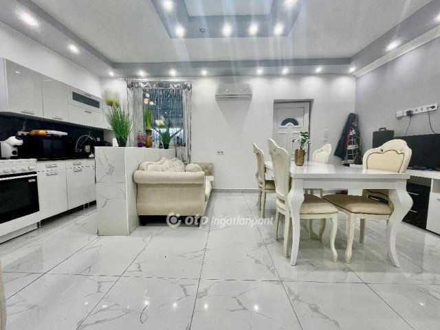 Eladó családi ház, Jászapátiban 21.5 M Ft, 2 szobás