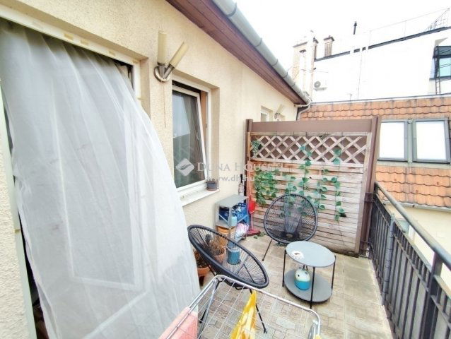 Eladó téglalakás, Budapesten, VI. kerületben 99.9 M Ft, 3 szobás