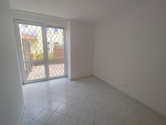 Eladó téglalakás, Budapesten, IV. kerületben, Chinoin utcában