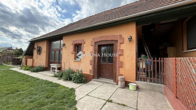 Eladó családi ház, Szirmabesenyőn 76 M Ft, 6 szobás